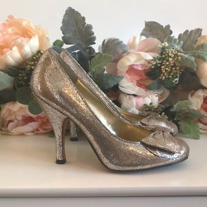 Steven by Steve Madden silver leather heels